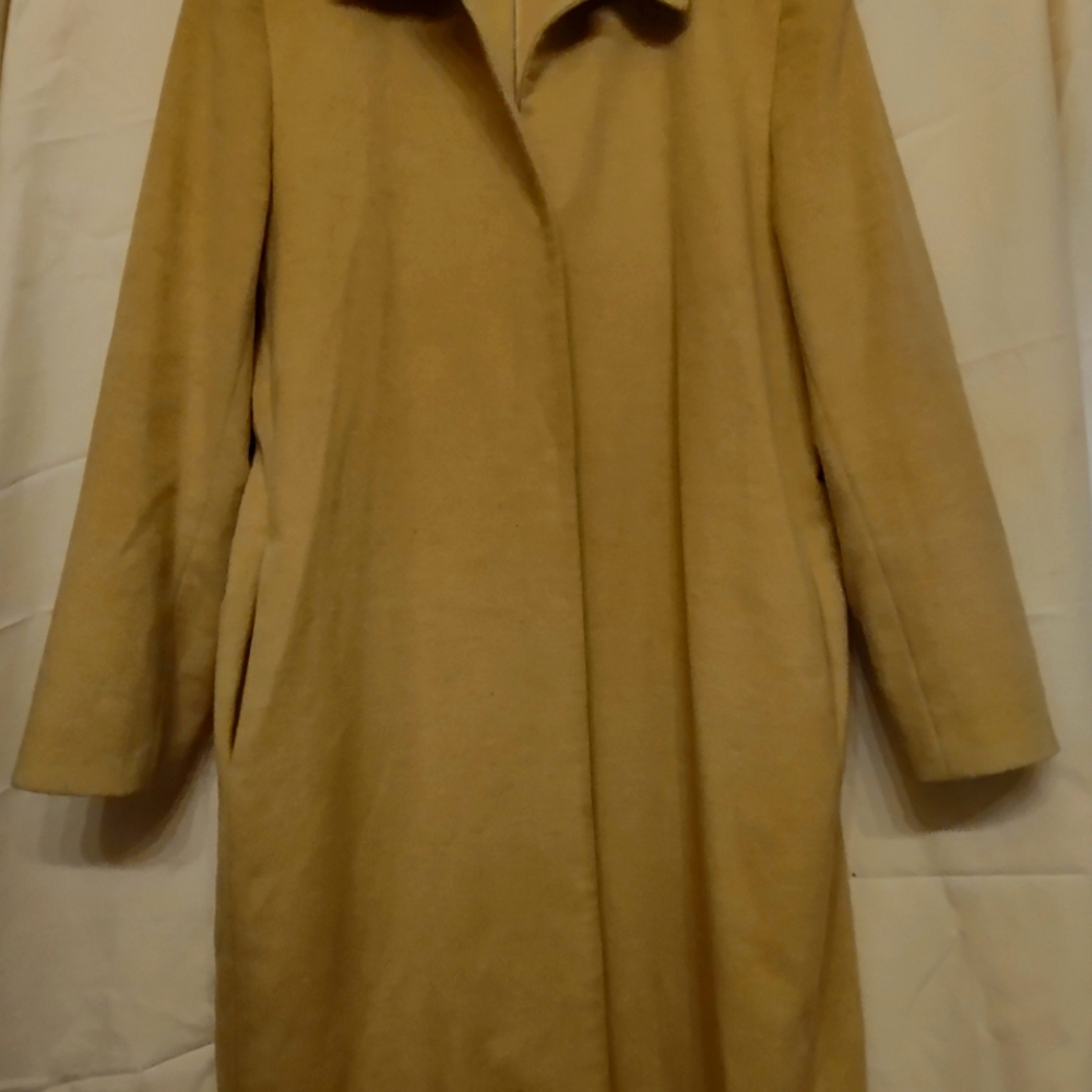 Light long woolcoat